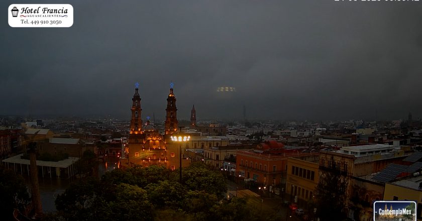 🎬 1 minuto · 1 amanecer del 24 de agosto de 2025 desde el Hotel Francia Aguascalientes