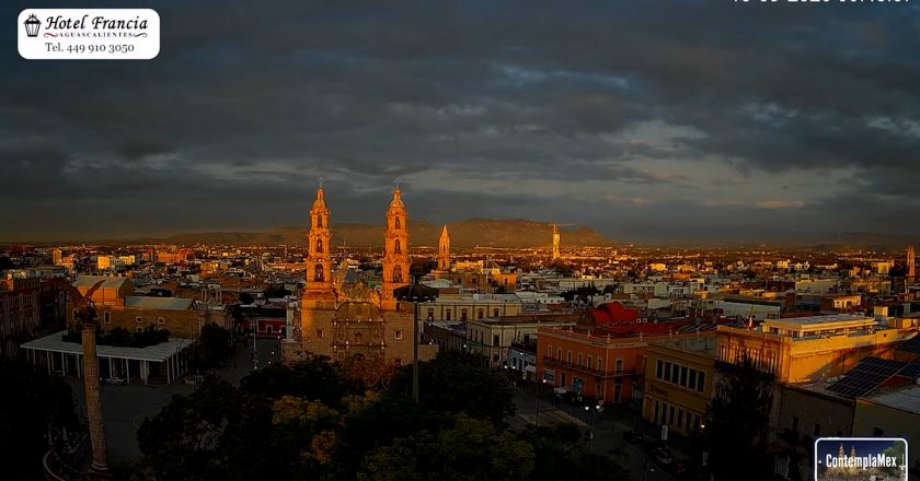 🎬 1 minuto · 1 amanecer del 18 de septiembre de 2025 desde el Hotel Francia Aguascalientes