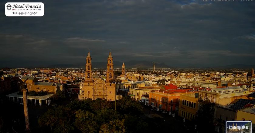 🎬 1 minuto · 1 amanecer del 30 de septiembre de 2025 desde el Hotel Francia Aguascalientes
