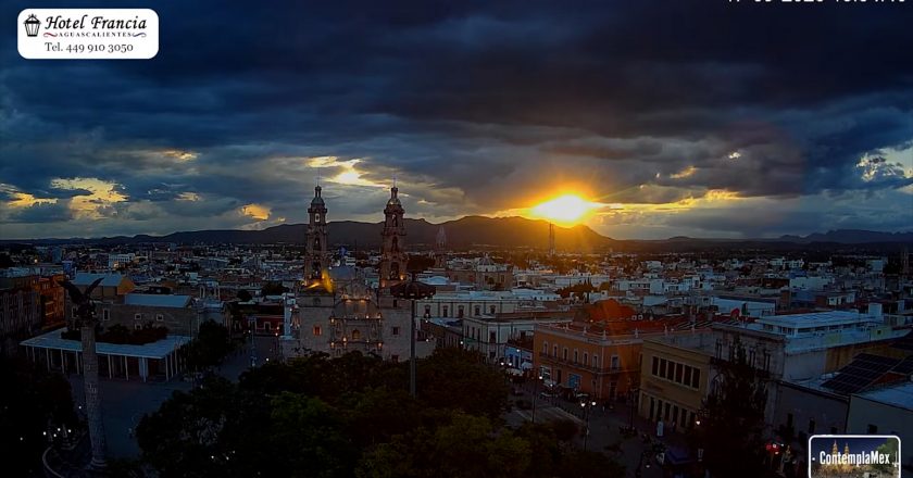 🎬 1 minuto · 1 atardecer del 17 de septiembre de 2025 desde el Hotel Francia Aguascalientes