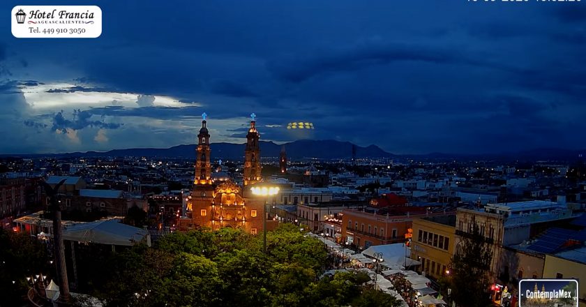 🎬 1 minuto · 1 atardecer del 15 de septiembre de 2025 desde el Hotel Francia Aguascalientes