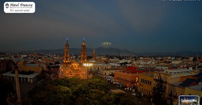🎬 1 minuto · 1 amanecer del miércoles 15 de octubre de 2025 desde el Hotel Francia Aguascalientes