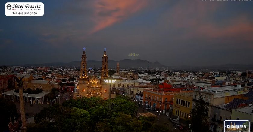🎬 1 minuto · 1 amanecer del jueves 16 de octubre de 2025 desde el Hotel Francia Aguascalientes