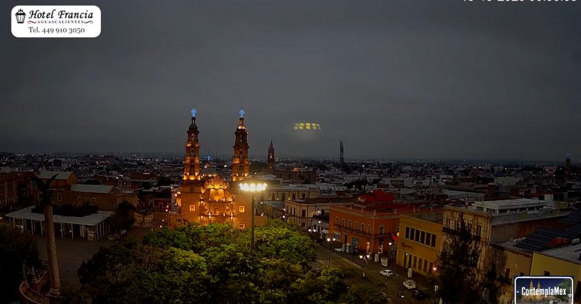 🎬 1 minuto · 1 amanecer del lunes 13 de octubre de 2025 desde el Hotel Francia Aguascalientes