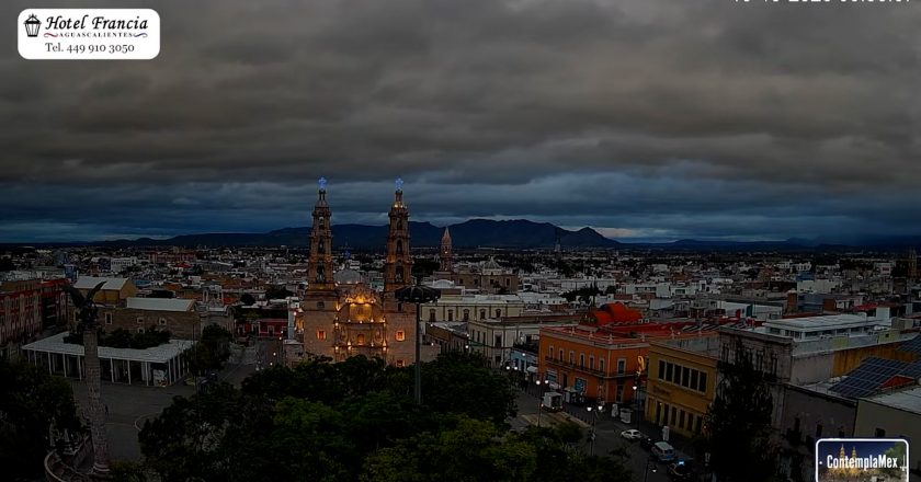 🎬 1 minuto · 1 amanecer del viernes 10 de octubre de 2025 desde el Hotel Francia Aguascalientes