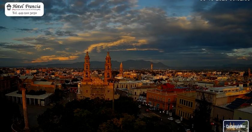 🎬 1 minuto · 1 amanecer del lunes 06 de octubre de 2025 desde el Hotel Francia Aguascalientes