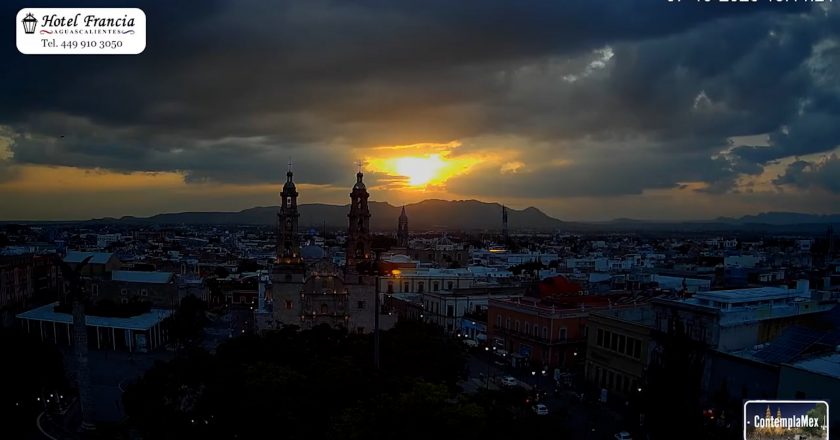 🎬 1 minuto · 1 atardecer del martes 07 de octubre de 2025 desde el Hotel Francia Aguascalientes
