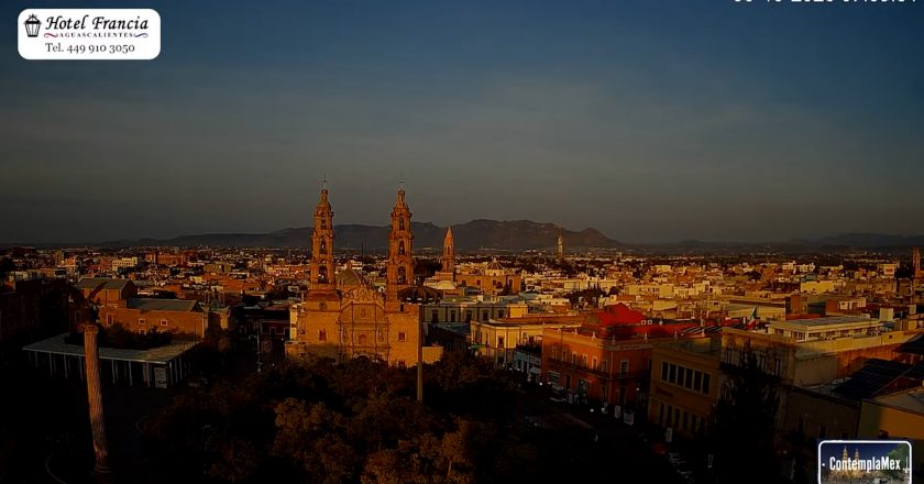 🎬 1 minuto · 1 amanecer del domingo 05 de octubre de 2025 desde el Hotel Francia Aguascalientes