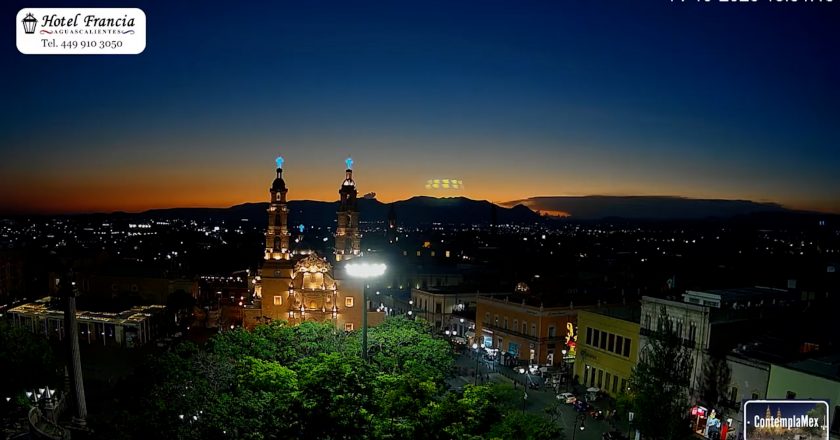 🎬 1 minuto · 1 atardecer del martes 14 de octubre de 2025 desde el Hotel Francia Aguascalientes