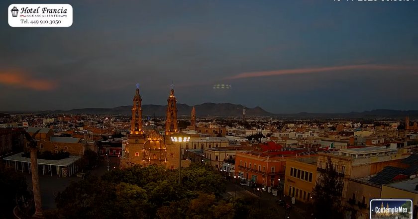 🎬 1 minuto · 1 amanecer del jueves 13 de noviembre de 2025 desde el Hotel Francia Aguascalientes