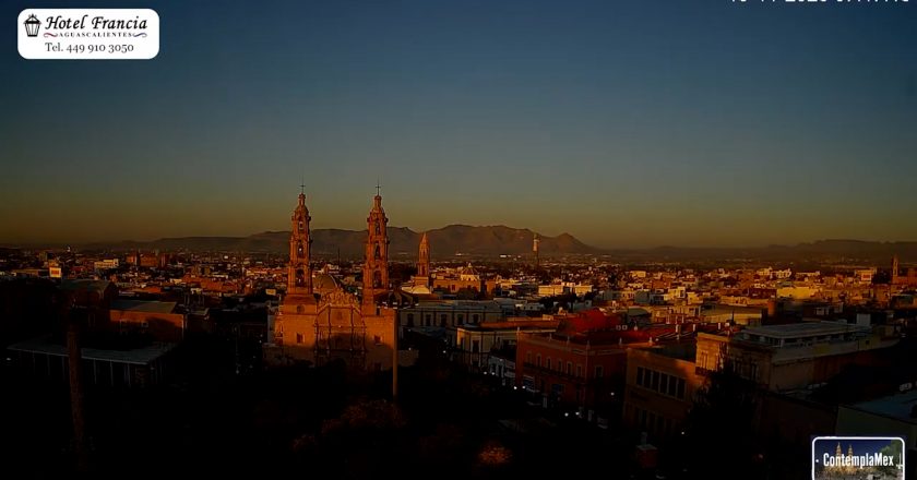 🎬 1 minuto · 1 amanecer del sábado 15 de noviembre de 2025 desde el Hotel Francia Aguascalientes