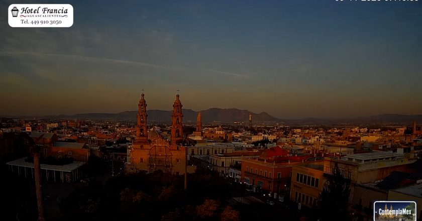 🎬 1 minuto · 1 amanecer del domingo 09 de noviembre de 2025 desde el Hotel Francia Aguascalientes
