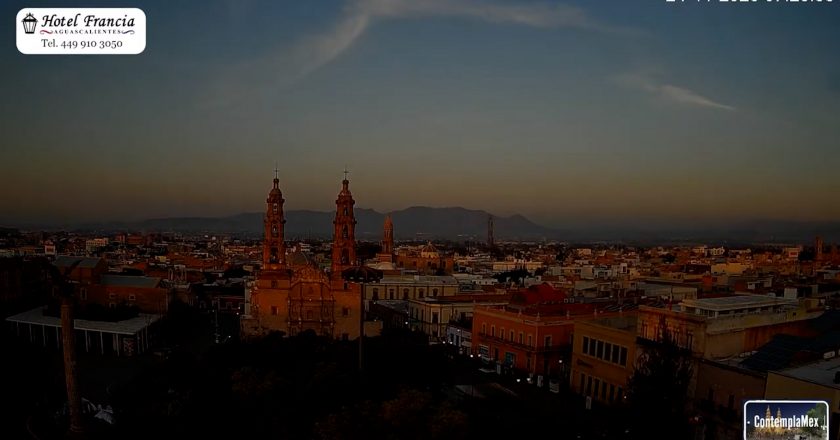 🎬 1 minuto · 1 amanecer del lunes 24 de noviembre de 2025 desde el Hotel Francia Aguascalientes