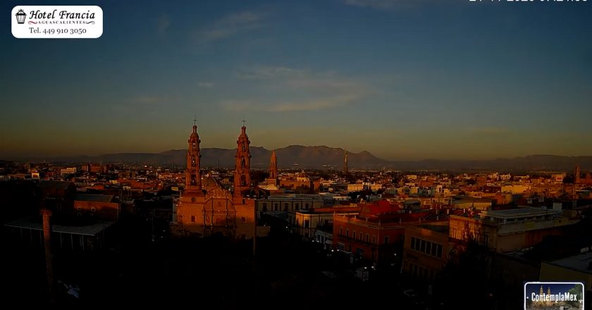 🎬 1 minuto · 1 amanecer del viernes 21 de noviembre de 2025 desde el Hotel Francia Aguascalientes