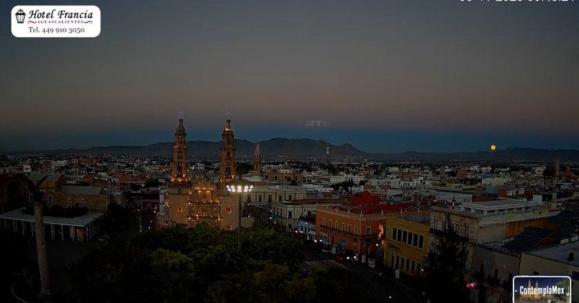 🎬 1 minuto · 1 amanecer del miércoles 05 de noviembre de 2025 desde el Hotel Francia Aguascalientes