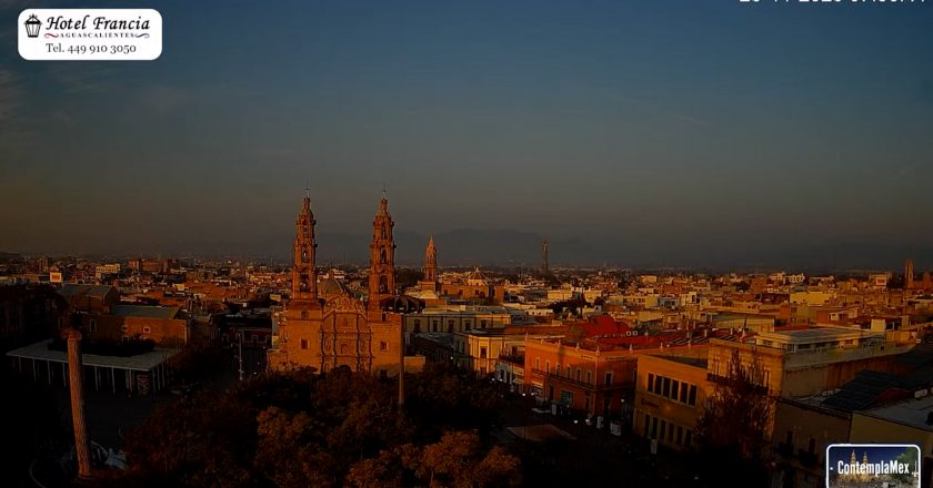 🎬 1 minuto · 1 amanecer del martes 25 de noviembre de 2025 desde el Hotel Francia Aguascalientes
