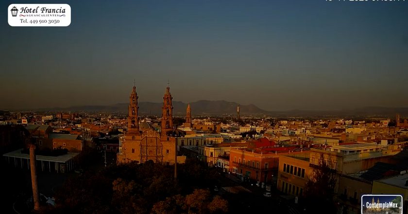 🎬 1 minuto · 1 amanecer del miércoles 19 de noviembre de 2025 desde el Hotel Francia Aguascalientes