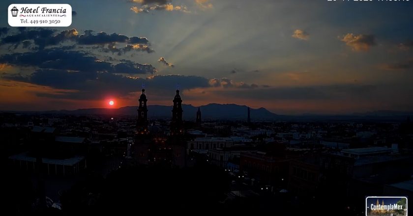 🎬 1 minuto · 1 atardecer del martes 25 de noviembre de 2025 desde el Hotel Francia Aguascalientes