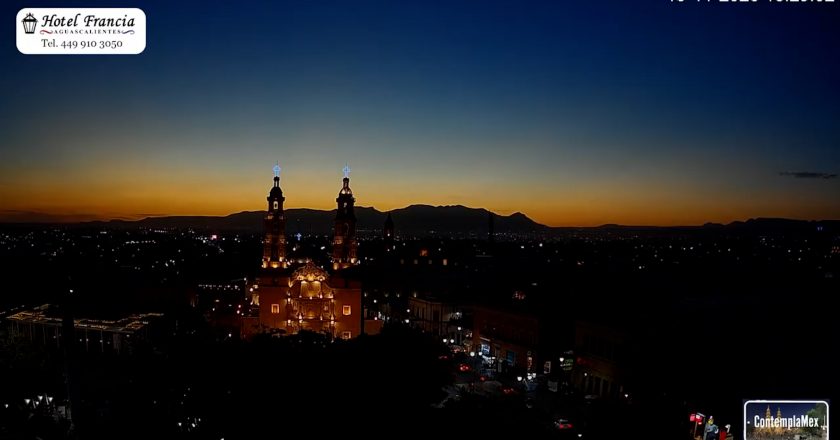 🎬 1 minuto · 1 atardecer del jueves 13 de noviembre de 2025 desde el Hotel Francia Aguascalientes
