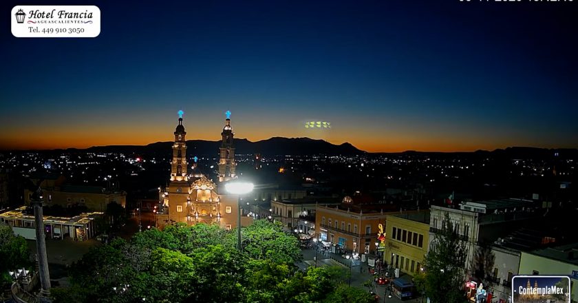 🎬 1 minuto · 1 atardecer del lunes 03 de noviembre de 2025 desde el Hotel Francia Aguascalientes