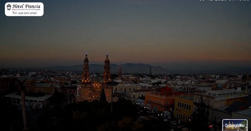 🎬 1 minuto · 1 amanecer del miércoles 03 de diciembre de 2025 desde el Hotel Francia Aguascalientes