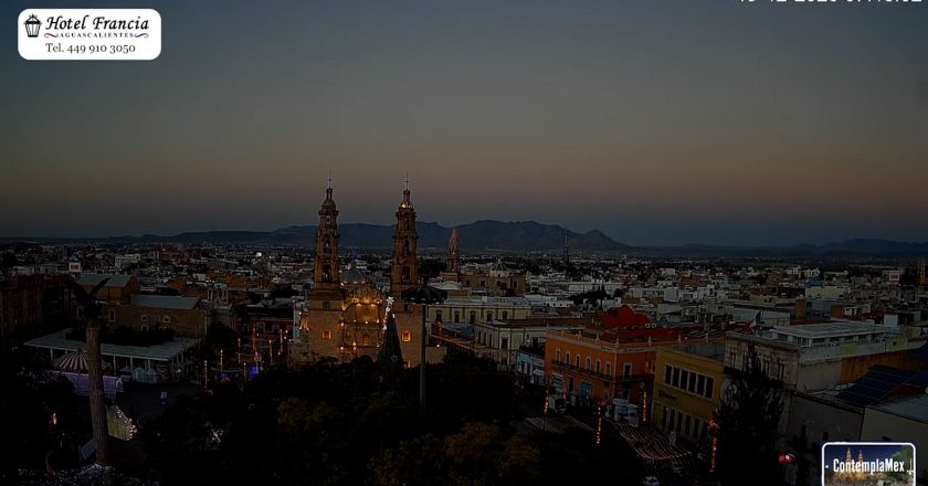 🎬 1 minuto · 1 amanecer del viernes 19 de diciembre de 2025 desde el Hotel Francia Aguascalientes