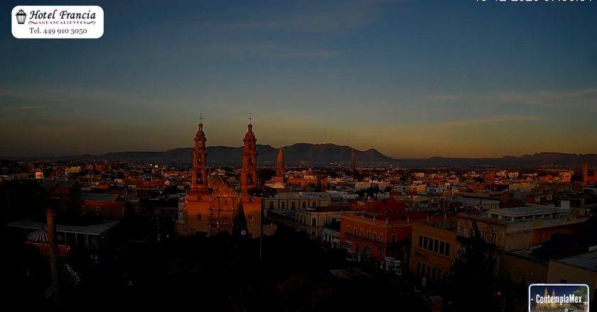 🎬 1 minuto · 1 amanecer del sábado 13 de diciembre de 2025 desde el Hotel Francia Aguascalientes
