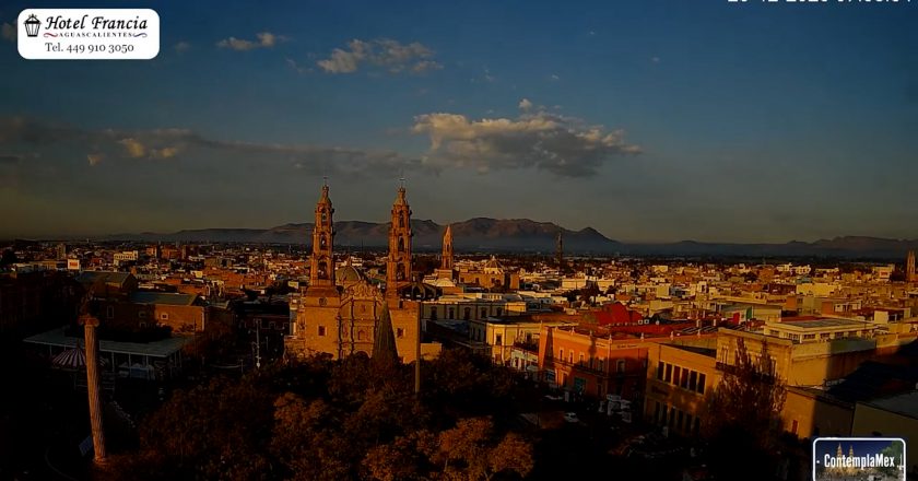 🎬 1 minuto · 1 amanecer del martes 23 de diciembre de 2025 desde el Hotel Francia Aguascalientes