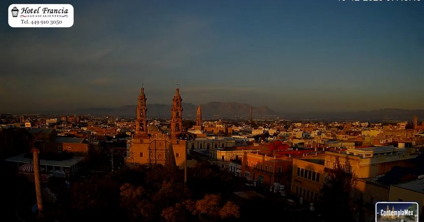🎬 1 minuto · 1 amanecer del martes 16 de diciembre de 2025 desde el Hotel Francia Aguascalientes