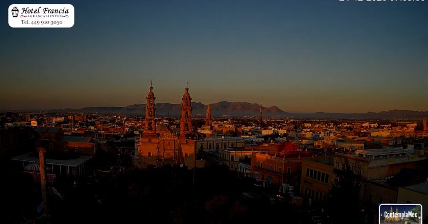 🎬 1 minuto · 1 amanecer del miércoles 24 de diciembre de 2025 desde el Hotel Francia Aguascalientes