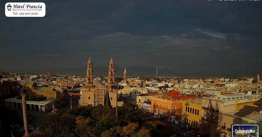 🎬 1 minuto · 1 amanecer del lunes 01 de diciembre de 2025 desde el Hotel Francia Aguascalientes