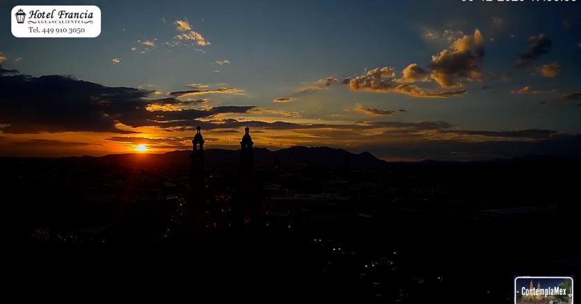 🎬 1 minuto · 1 atardecer del viernes 05 de diciembre de 2025 desde el Hotel Francia Aguascalientes
