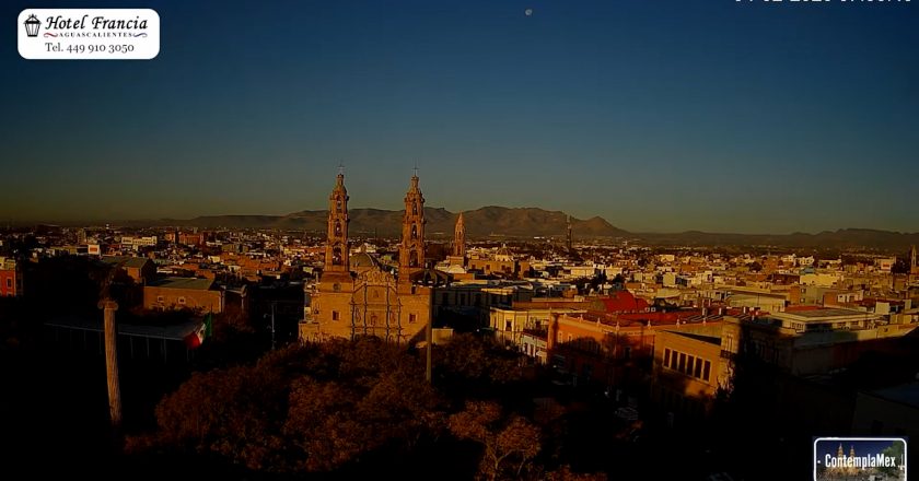 🎬 1 minuto · 1 amanecer del miércoles 04 de febrero de 2026 desde el Hotel Francia Aguascalientes