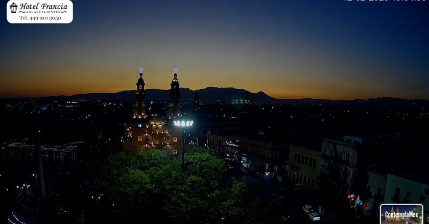 🎬 1 minuto · 1 atardecer del jueves 12 de febrero de 2026 desde el Hotel Francia Aguascalientes