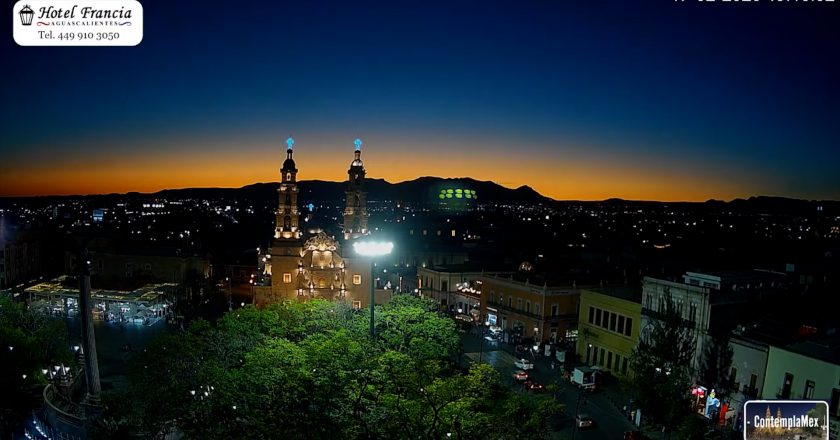 🎬 1 minuto · 1 atardecer del martes 17 de febrero de 2026 desde el Hotel Francia Aguascalientes