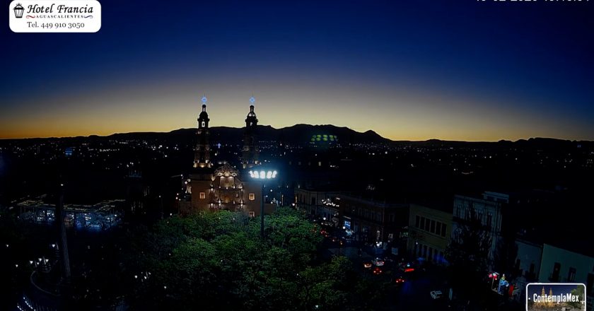 🎬 1 minuto · 1 atardecer del jueves 19 de febrero de 2026 desde el Hotel Francia Aguascalientes