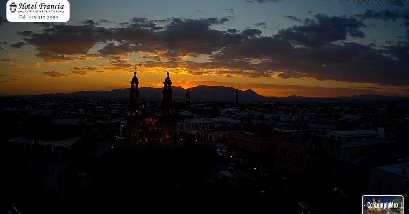 🎬 1 minuto · 1 atardecer del martes 24 de febrero de 2026 desde el Hotel Francia Aguascalientes