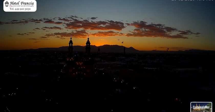 🎬 1 minuto · 1 atardecer del jueves 26 de febrero de 2026 desde el Hotel Francia Aguascalientes