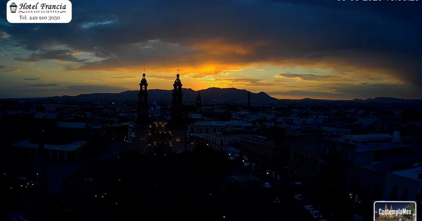 🎬 1 minuto · 1 atardecer del jueves 05 de marzo de 2026 desde el Hotel Francia Aguascalientes