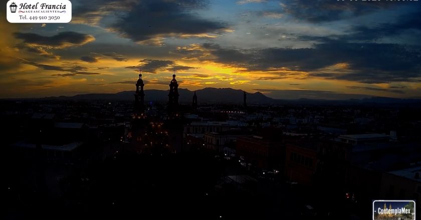 🎬 1 minuto · 1 atardecer del domingo 08 de marzo de 2026 desde el Hotel Francia Aguascalientes