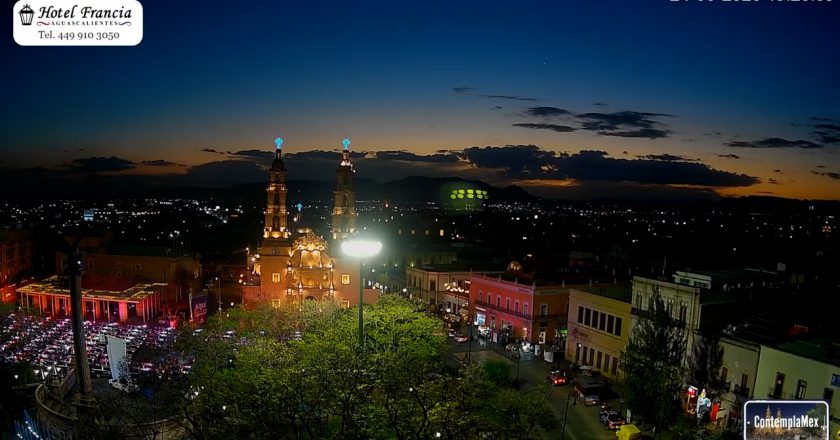 🎬 1 minuto · 1 atardecer del martes 24 de marzo de 2026 desde el Hotel Francia Aguascalientes