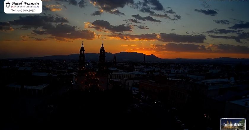 🎬 1 minuto · 1 atardecer del lunes 16 de marzo de 2026 desde el Hotel Francia Aguascalientes