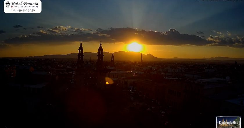 🎬 1 minuto · 1 atardecer del martes 17 de marzo de 2026 desde el Hotel Francia Aguascalientes