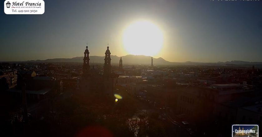 🎬 1 minuto · 1 atardecer del jueves 19 de marzo de 2026 desde el Hotel Francia Aguascalientes
