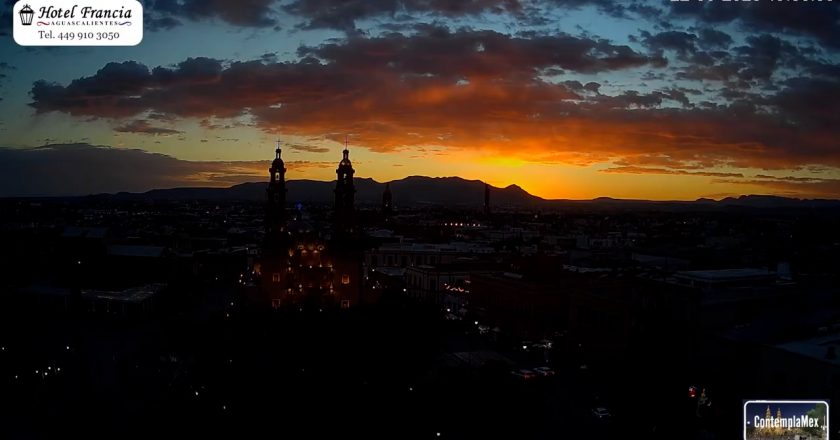 🎬 1 minuto · 1 atardecer del domingo 22 de marzo de 2026 desde el Hotel Francia Aguascalientes