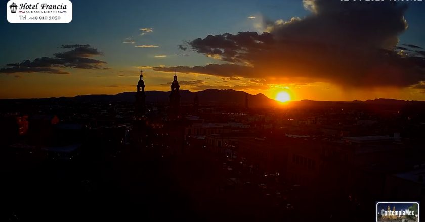 🎬 1 minuto · 1 atardecer del Jueves 02 de Abril de 2026 desde el Hotel Francia Aguascalientes