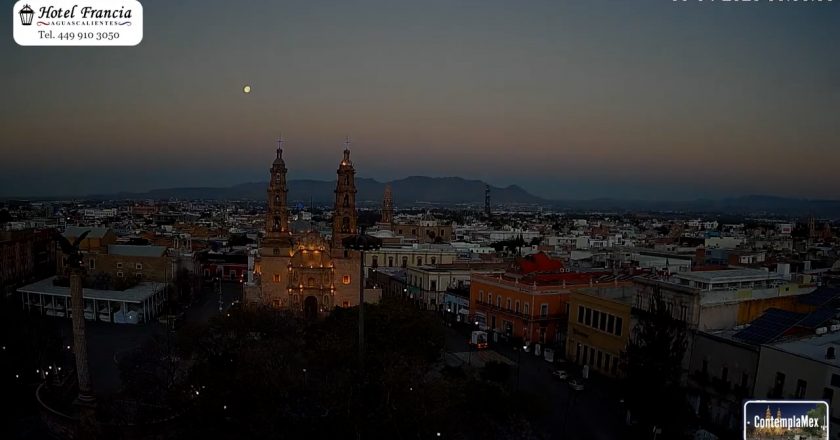🎬 1 minuto · 1 amanecer del Viernes 03 de Abril de 2026 desde el Hotel Francia Aguascalientes