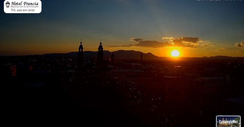 🎬 1 minuto · 1 atardecer del Domingo 12 de Abril de 2026 desde el Hotel Francia Aguascalientes