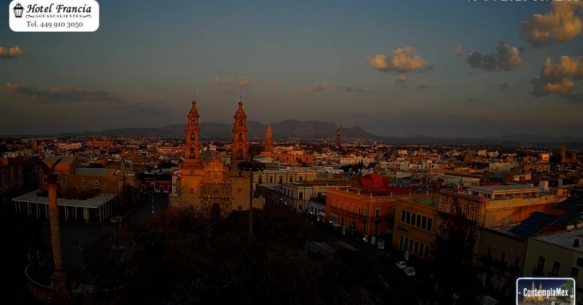 🎬 1 minuto · 1 amanecer del Lunes 13 de Abril de 2026 desde el Hotel Francia Aguascalientes