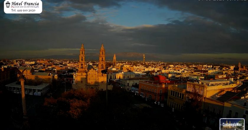 🎬 1 minuto · 1 amanecer del martes 31 de marzo de 2026 desde el Hotel Francia Aguascalientes